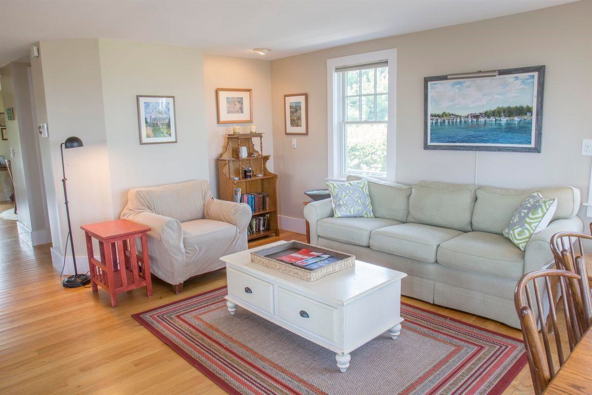 1242 Ocean Blvd - Photo 2 of 28