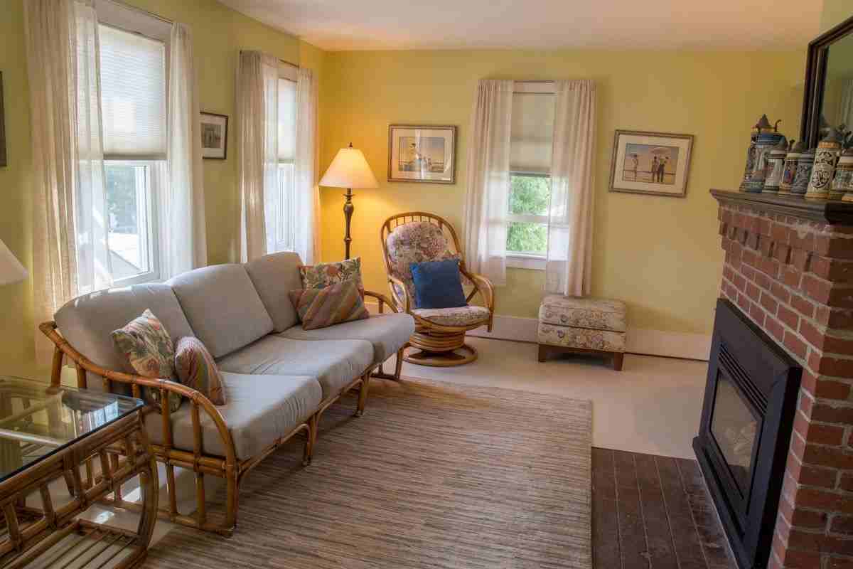 1242 Ocean Blvd - Photo 5 of 28