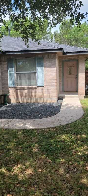 213 Fall Creek Dr - Photo 2 of 3