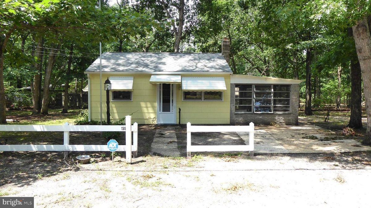 135 Daffodil Rd - Photo 2 of 13