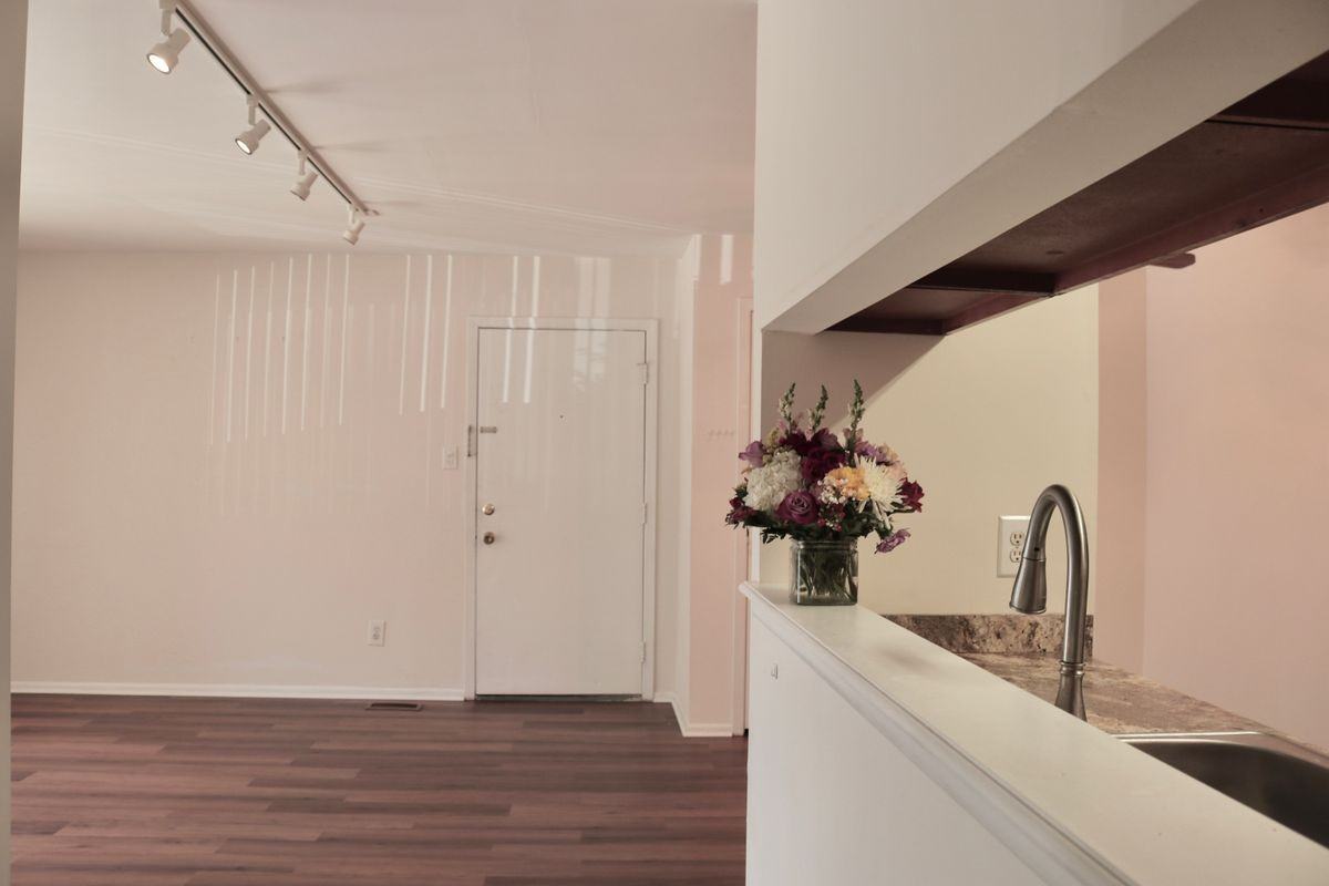 1301 Woodhollow Dr - Photo 2 of 3