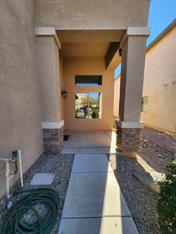 42065 W Hillman Dr - Photo 2 of 8