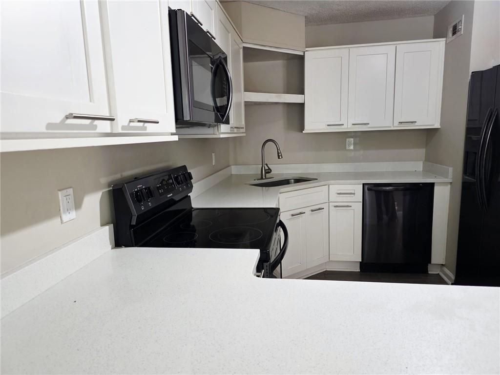 3363 Columbia Trce - Photo 5 of 11