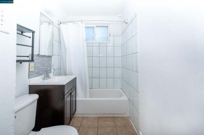 301 W 5th St - Photo 6 of 14