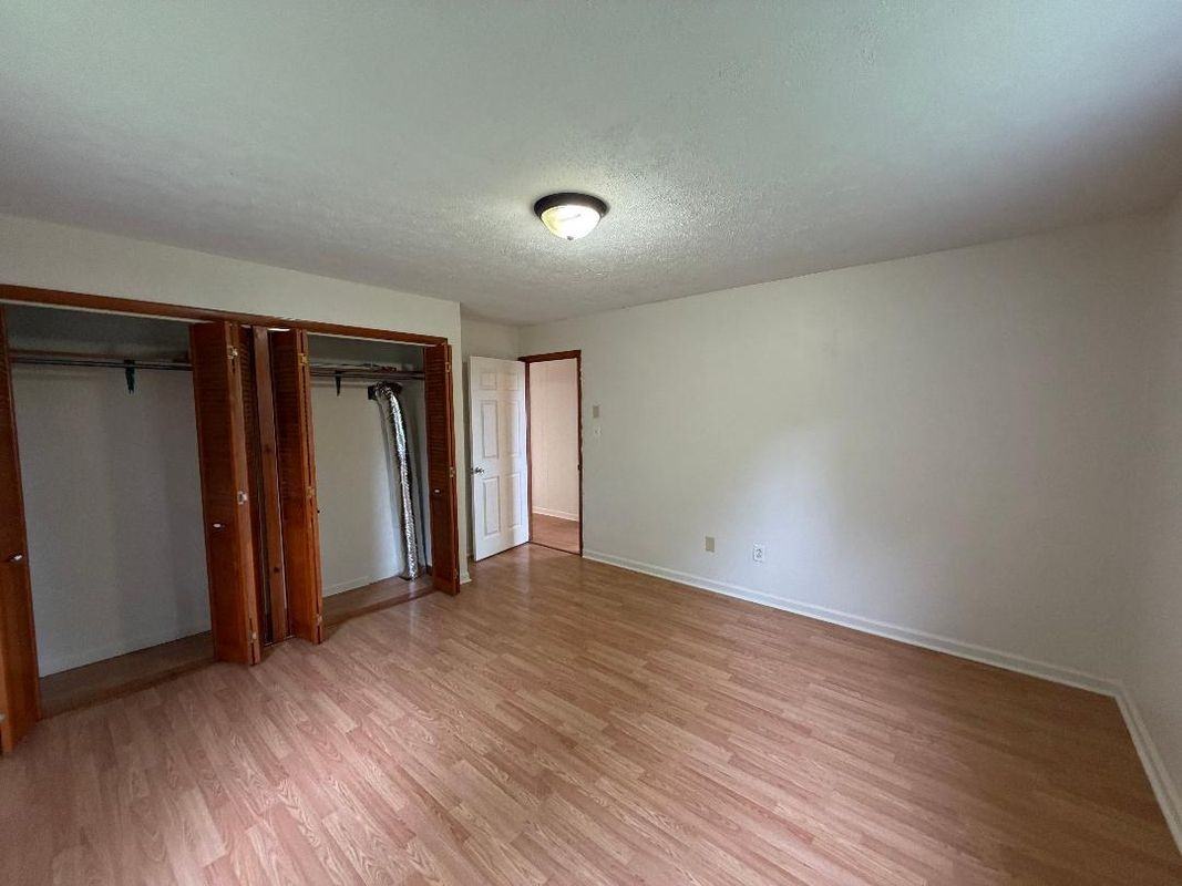 304 Reservoir St - Photo 4 of 13