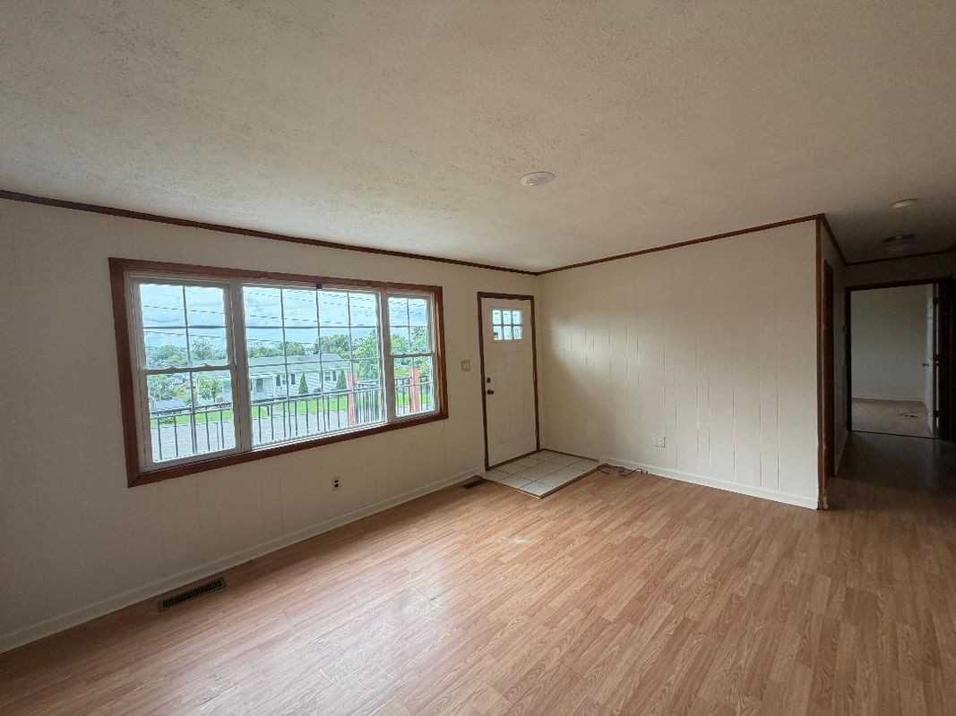 304 Reservoir St - Photo 5 of 13