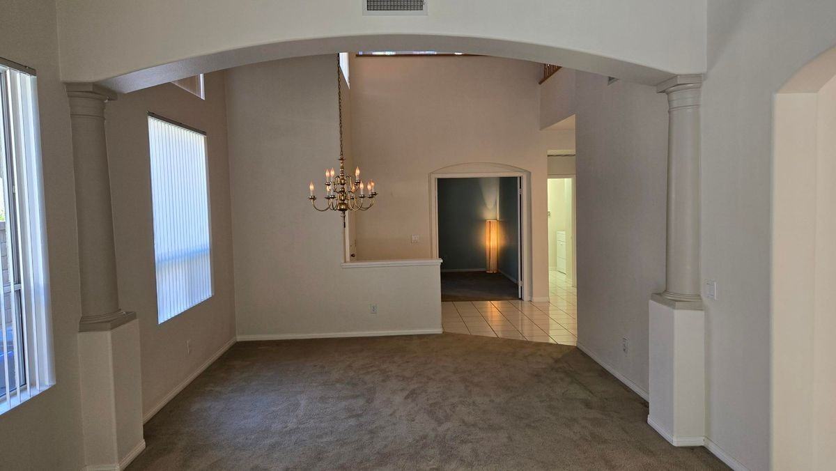 1520 Upland Hills Dr S - Photo 4 of 33