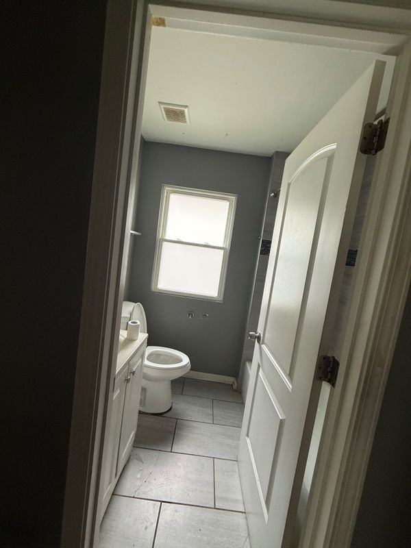 16963 Shea Ave - Photo 3 of 4