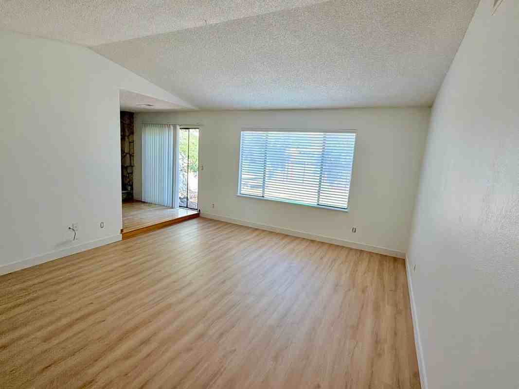 4983 Filament St - Photo 5 of 19