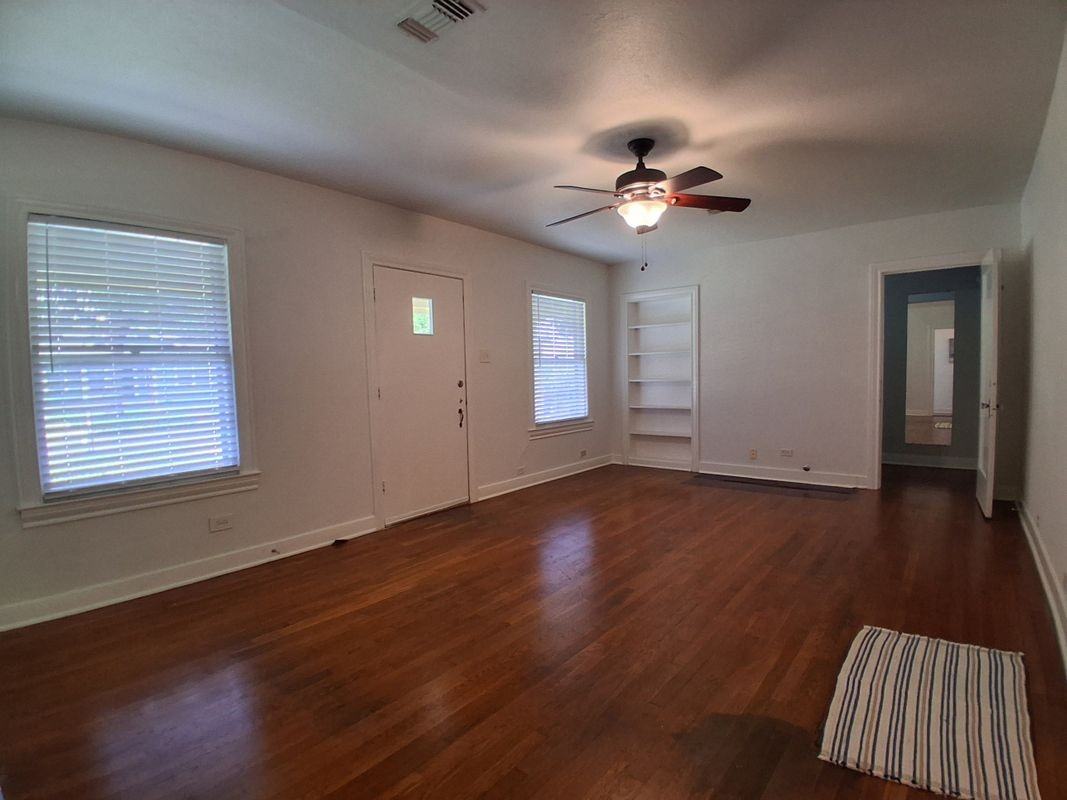 315 W Ridgewood Ct - Photo 3 of 11
