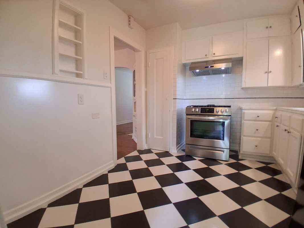 315 W Ridgewood Ct - Photo 5 of 11