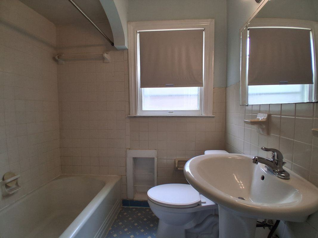 315 W Ridgewood Ct - Photo 6 of 11