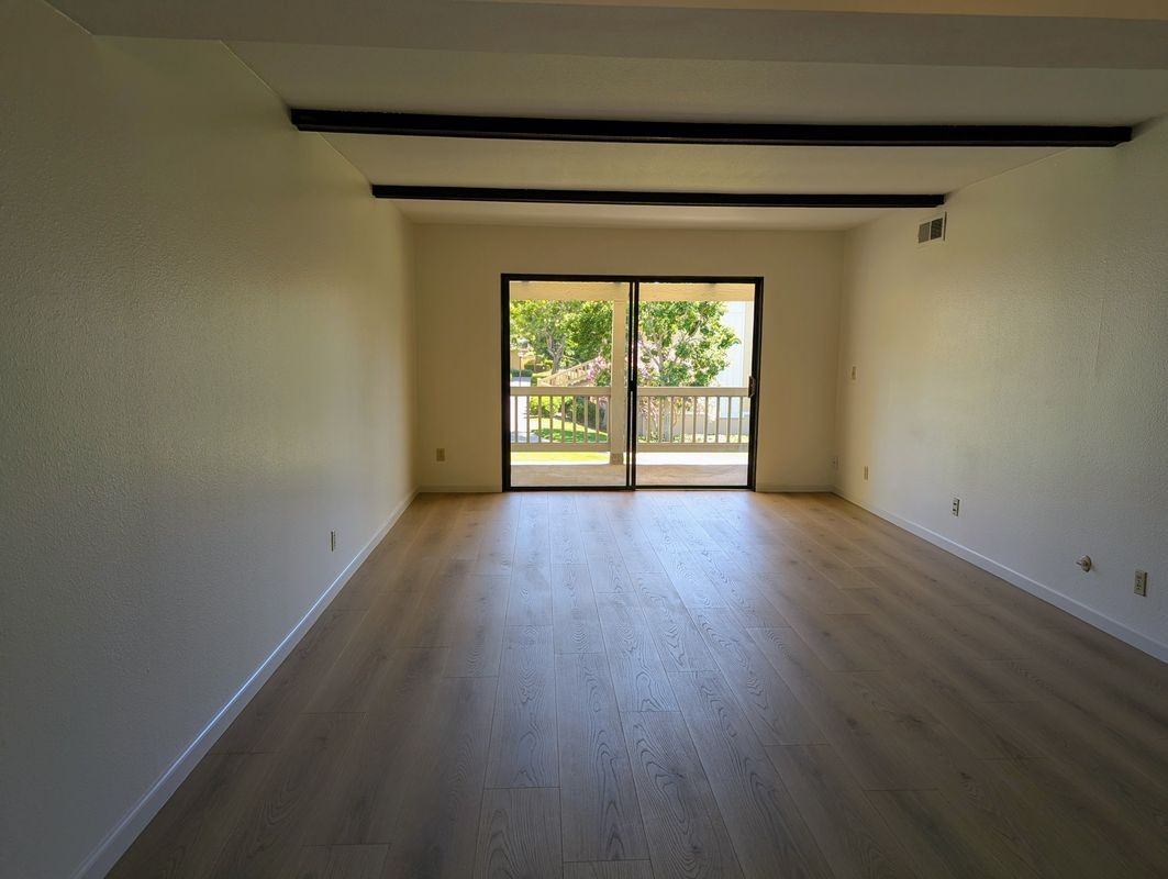 5069 Cribari Blfs - Photo 4 of 28