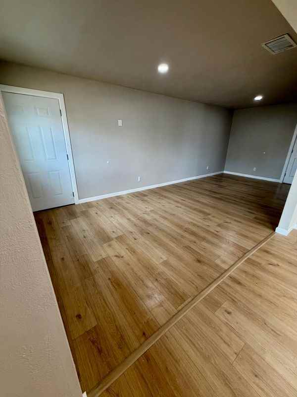 519 E 56th St - Photo 4 of 18