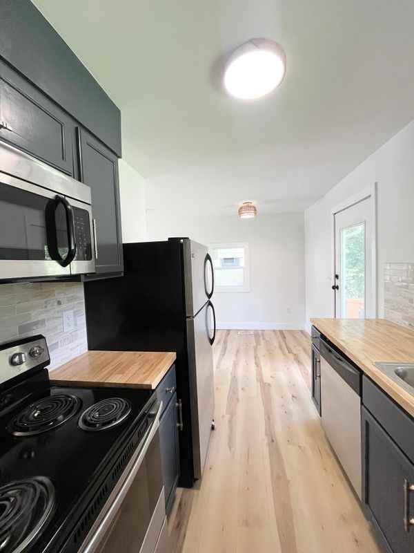 3741 Elmwood Ave - Photo 3 of 22