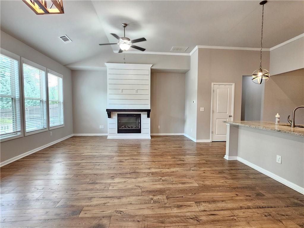 5414 Town Square Way - Photo 5 of 35