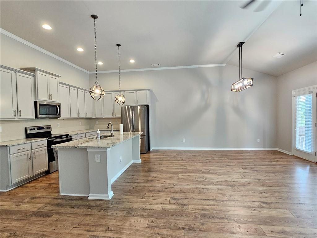 5414 Town Square Way - Photo 6 of 35
