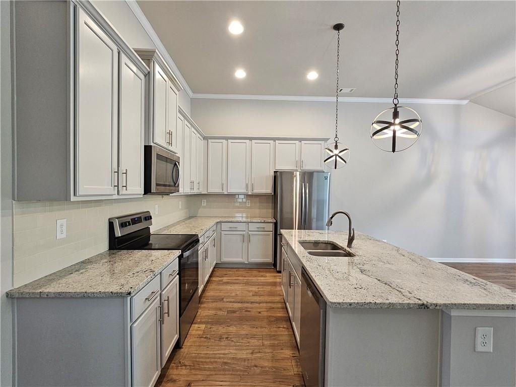 5414 Town Square Way - Photo 7 of 35
