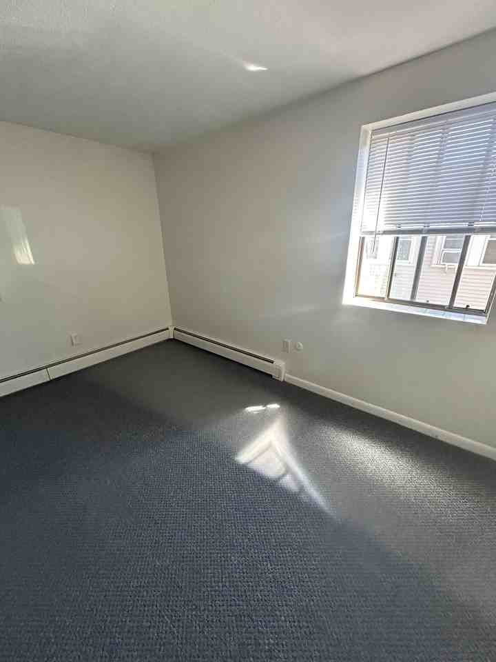 122 Liberty St #E - Photo 4 of 8