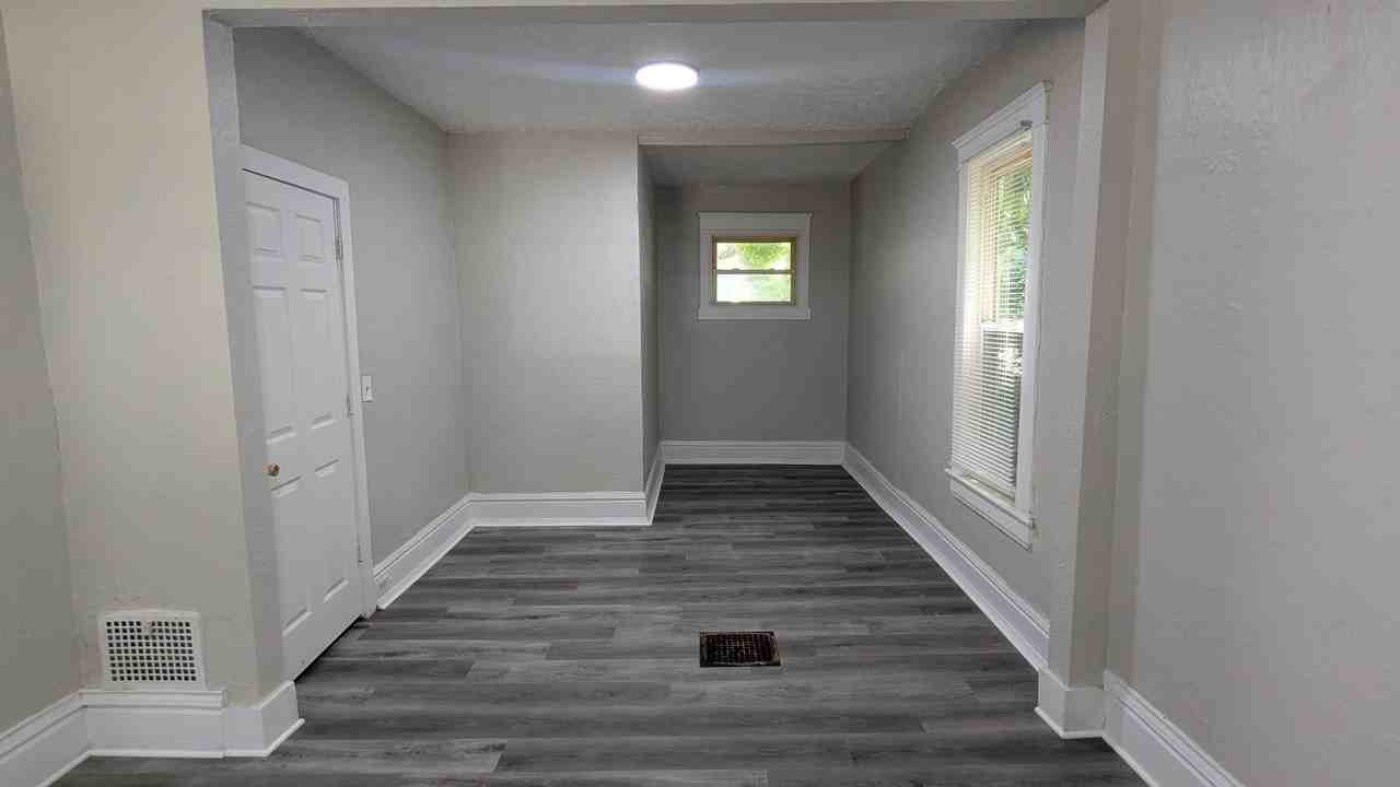 653 Sumner St - Photo 7 of 21
