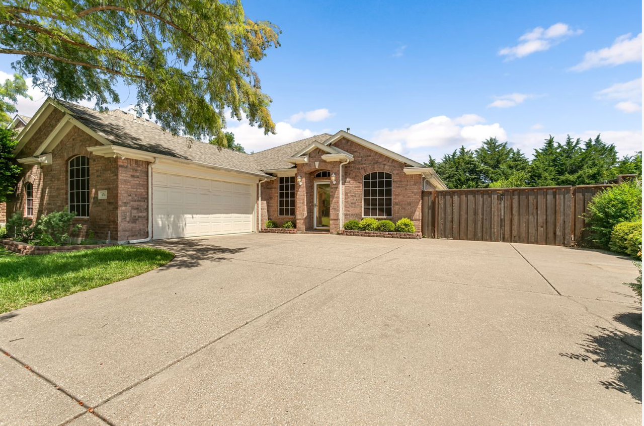 1711 Grand Canyon Way - Photo 2 of 30