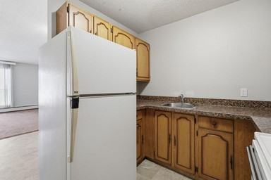 4742 55 St - Photo 2 of 10