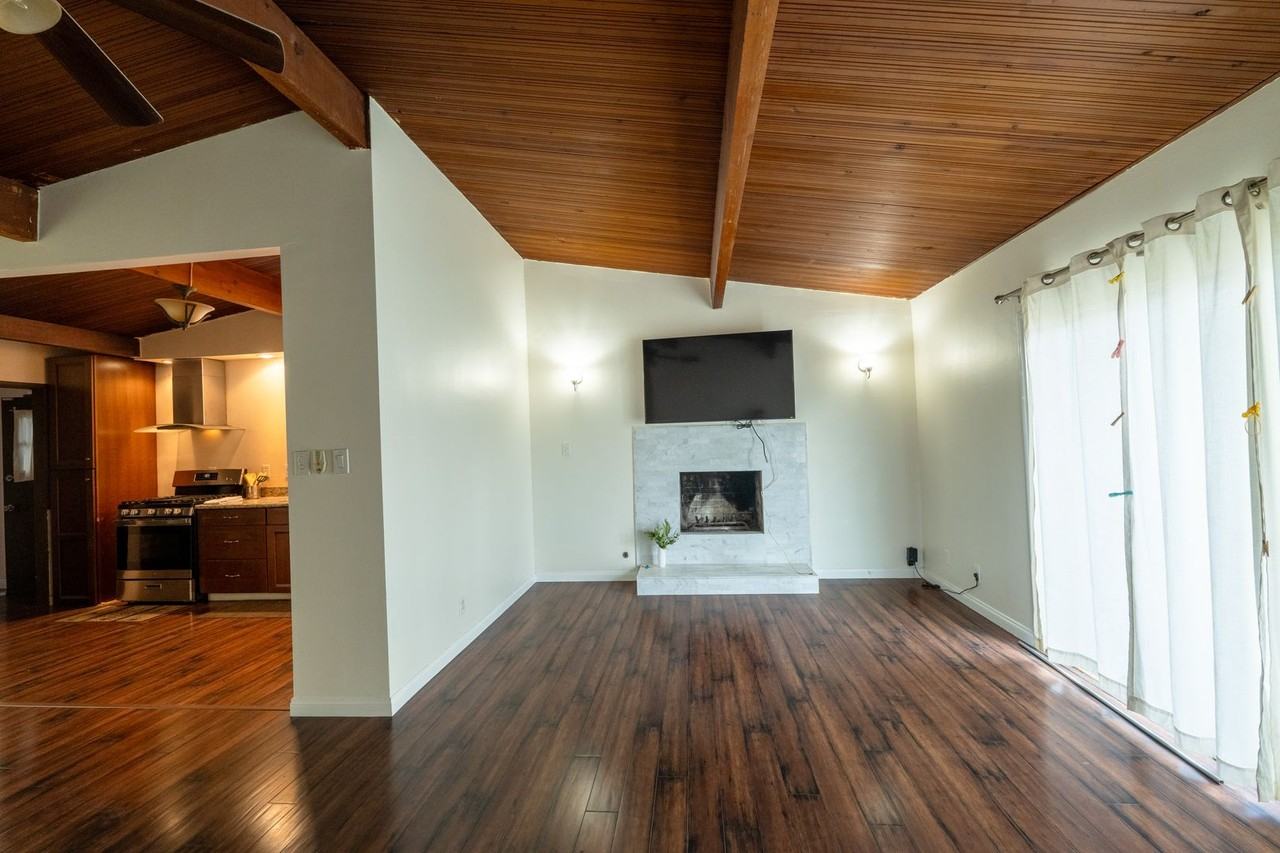 2033 E Garvey Ave N - Photo 6 of 31