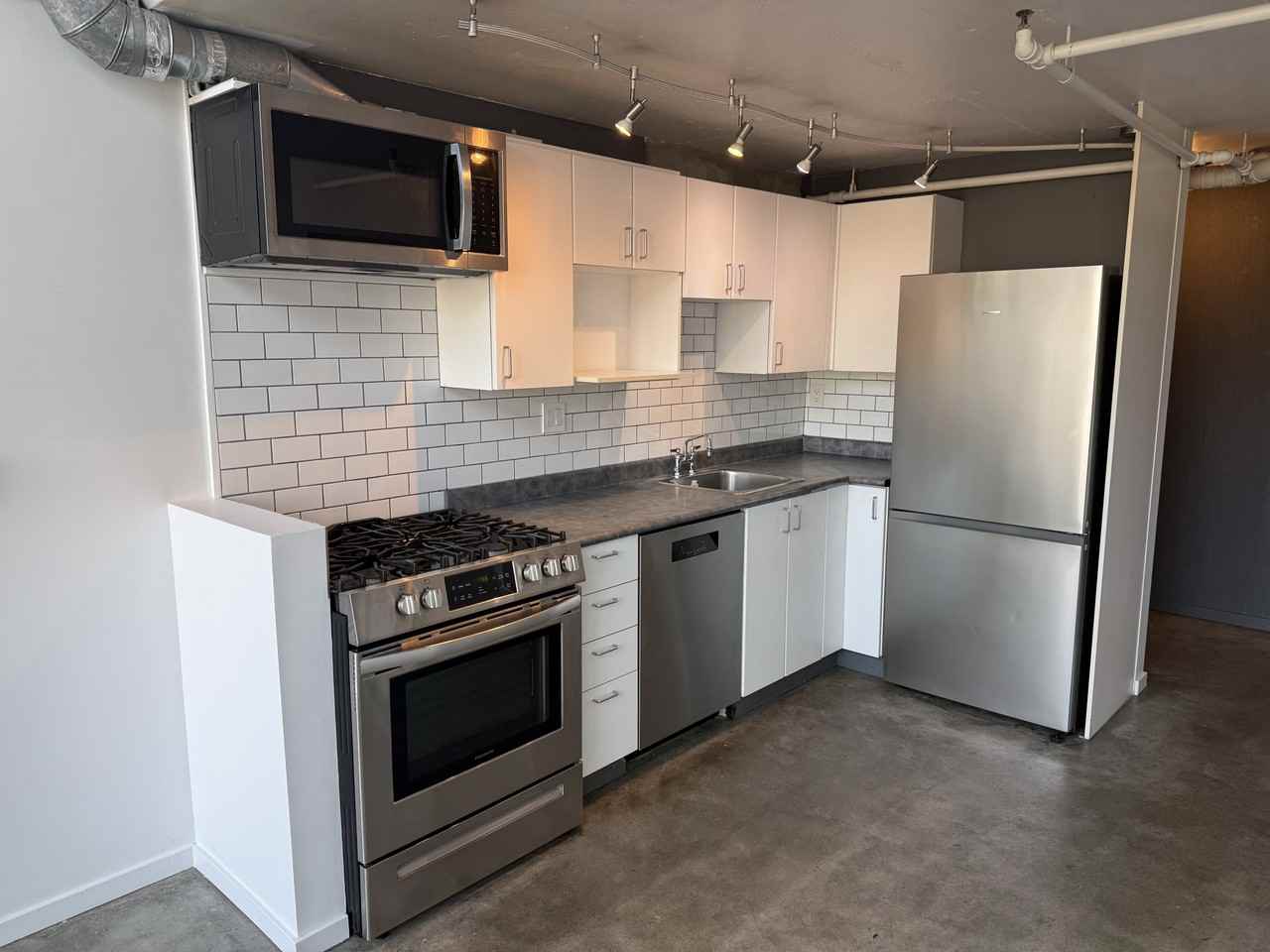 289 Alexander Street #430 - Photo 2 of 12