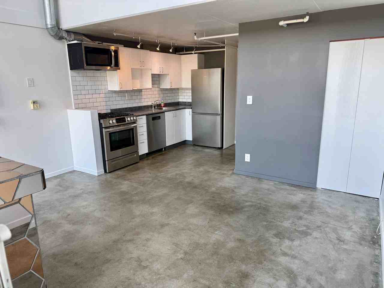289 Alexander Street #430 - Photo 3 of 12