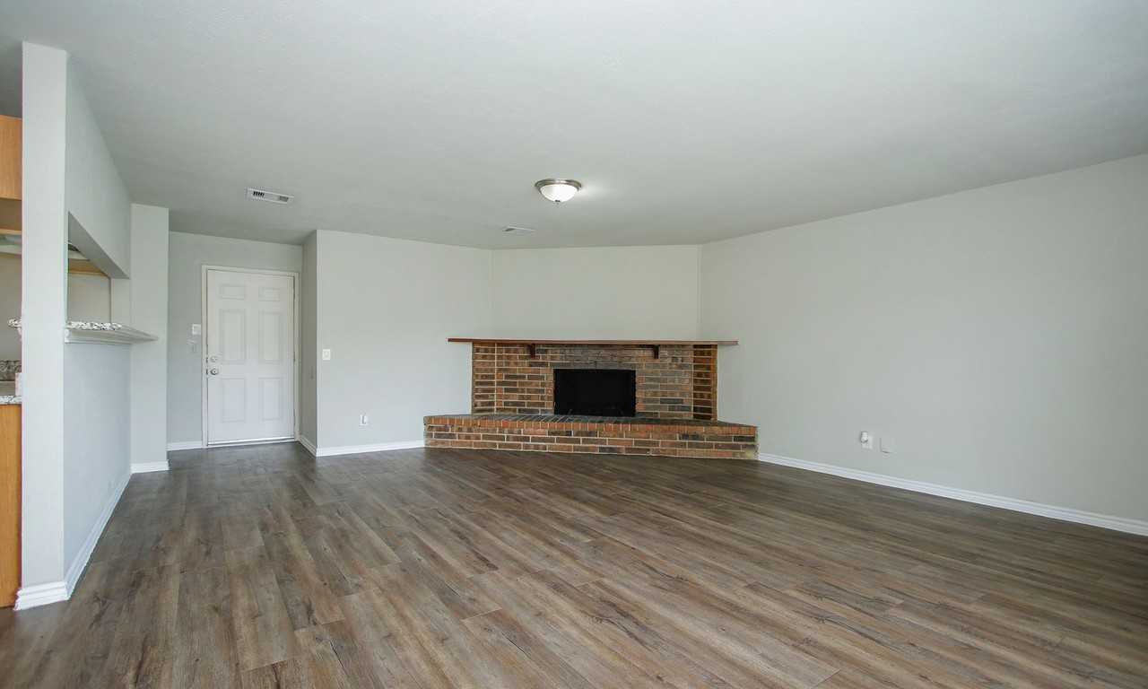 17626 Bullis Gap Dr - Photo 6 of 27
