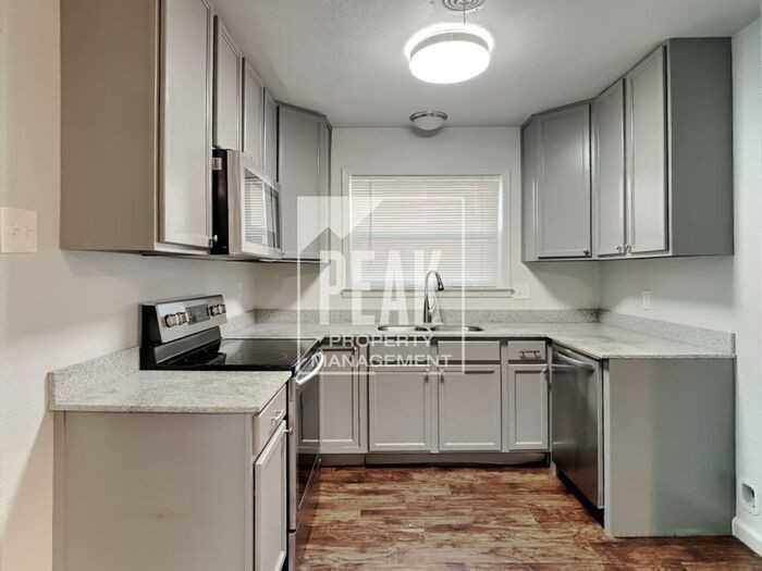 5508 Winifred Dr - Photo 4 of 17