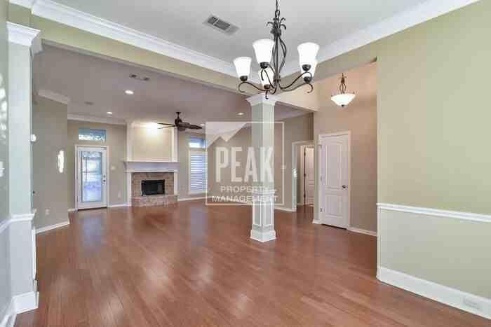 1011 Quail Ridge Ct - Photo 7 of 35
