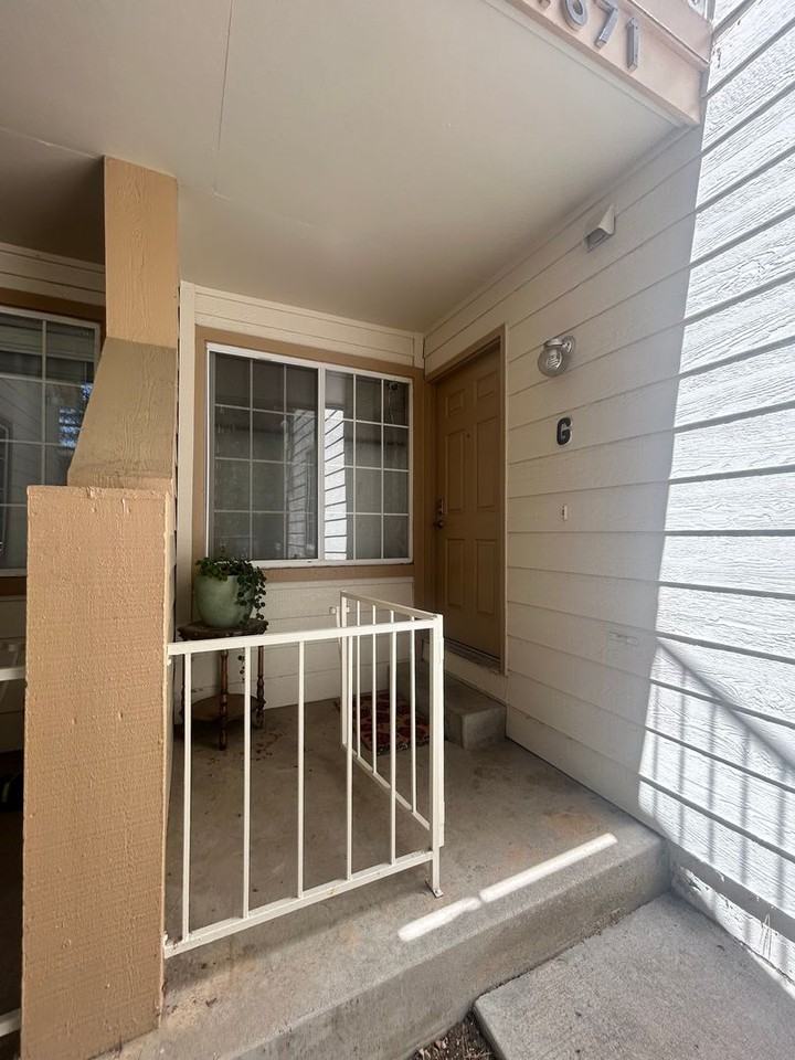 4871 White Rock Cir - Photo 2 of 16