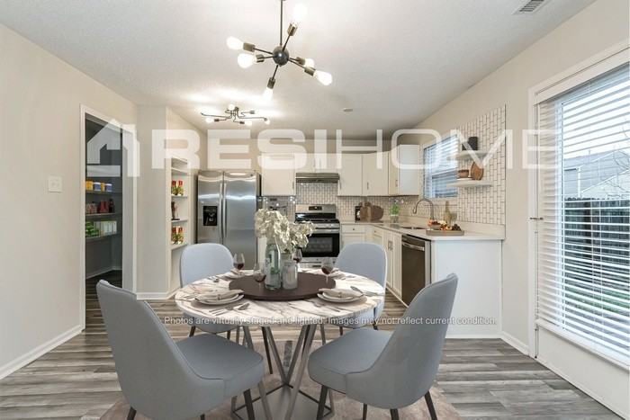 1726 Blue Grass Pkwy - Photo 2 of 16