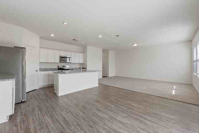 19507 Cloudy Bay Dr - Photo 2 of 20