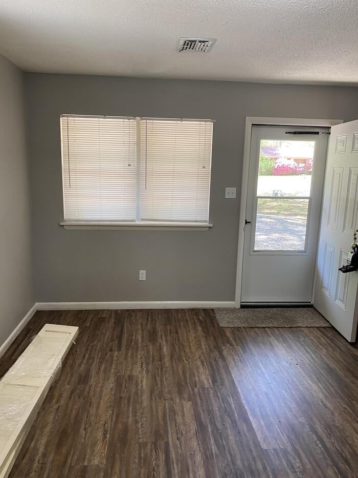 3101 Kay Don Rd - Photo 3 of 14