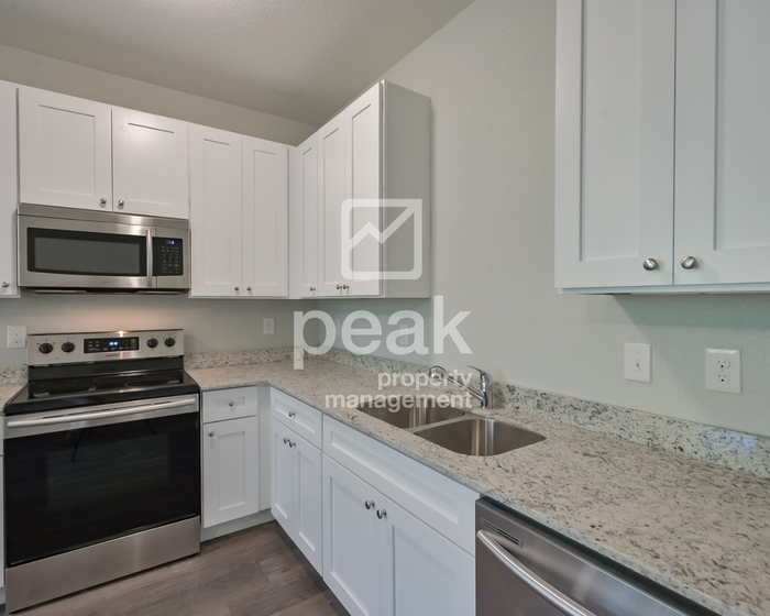 2034 Brookes St - Photo 6 of 16
