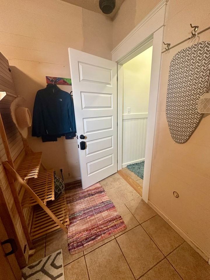 251 15th St #B - Photo 3 of 21