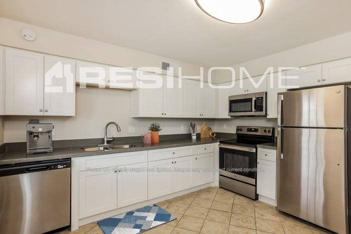 47 E Indigo St - Photo 3 of 17