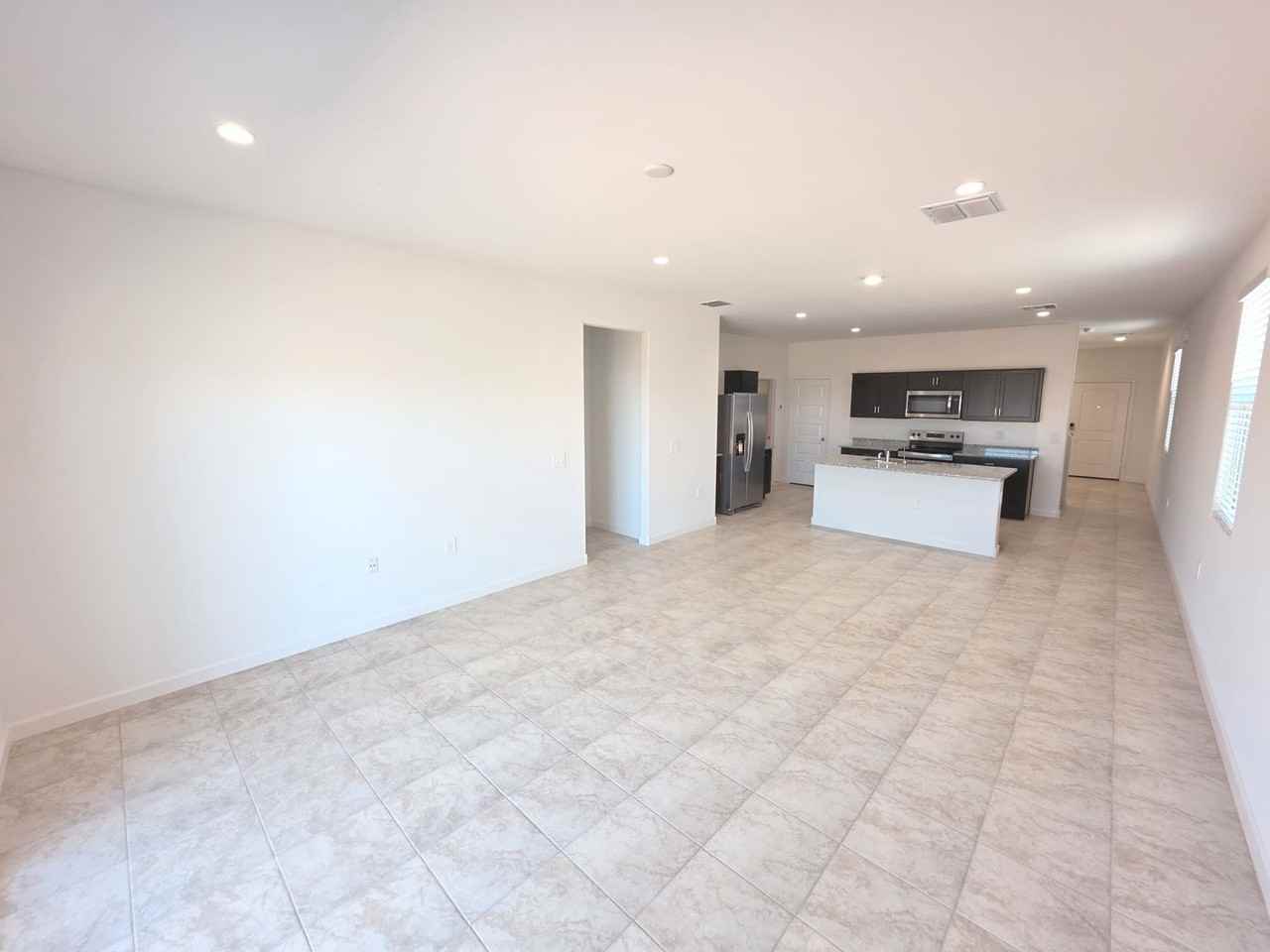 2844 2844 W SHEPPERD AVE - Photo 4 of 38