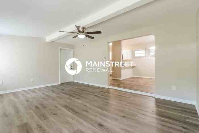 827 E River Dr - Photo 4 of 16