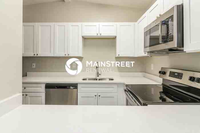827 E River Dr - Photo 6 of 16