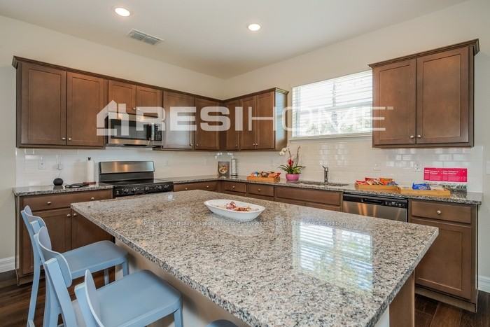 8213 Arrowwood Loop - Photo 3 of 23