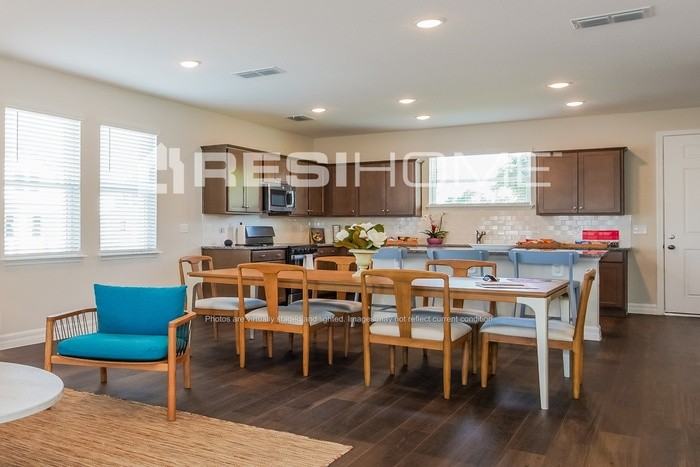 8213 Arrowwood Loop - Photo 5 of 23