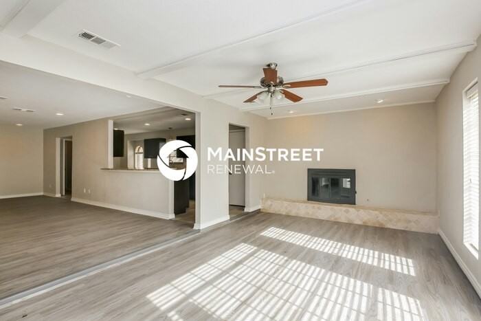 207 Point Royal Dr - Photo 6 of 16