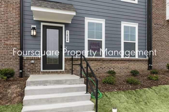 1424 Grove Village Rd - Photo 3 of 42
