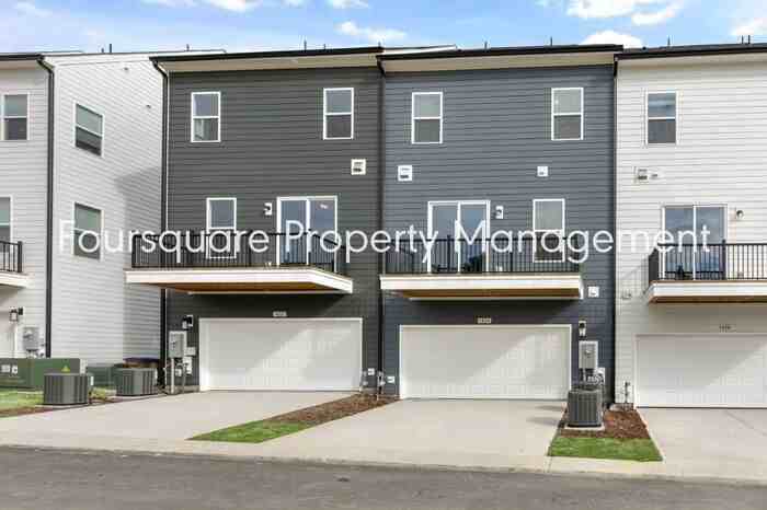 1424 Grove Village Rd - Photo 5 of 42
