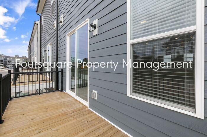 1424 Grove Village Rd - Photo 6 of 42