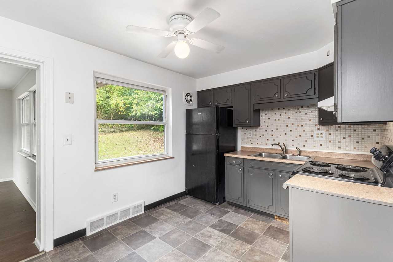 3069 Westwood Northern Blvd - Photo 5 of 27