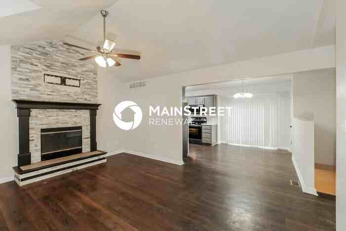 1432 Nw Foxboro Rd - Photo 3 of 16